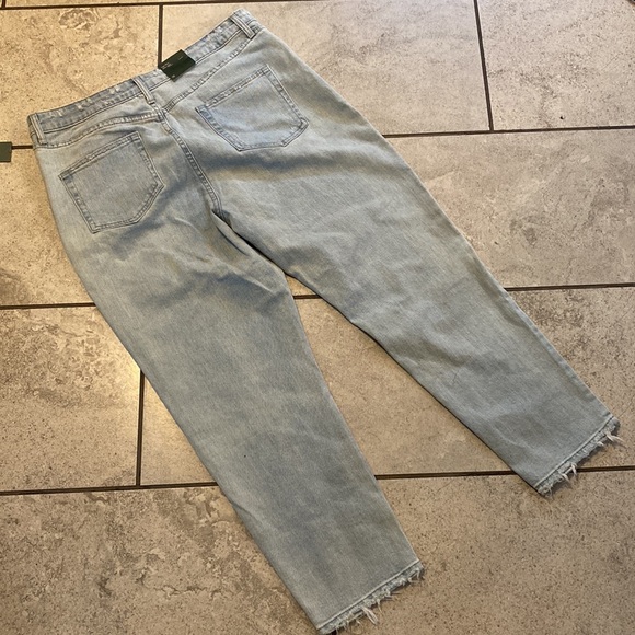 Wild fable Light Wash Mom Jeans - Picture 8 of 11